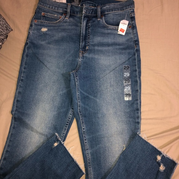 NWT Size 29/8 GAP “ Ciggarette High Rise “ jeans - Picture 4 of 6